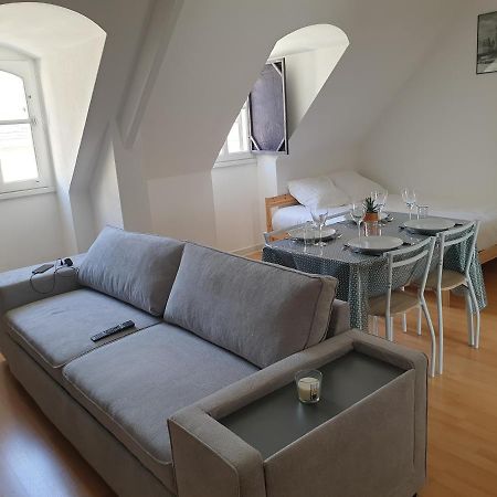 Charmant Studio Fonctionnel Au Centre De La Ville Laval  Ngoại thất bức ảnh