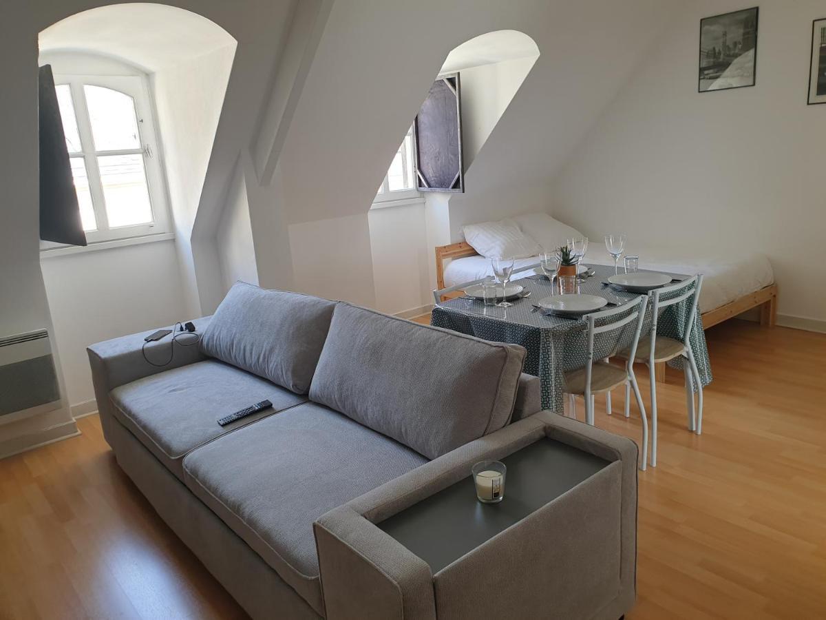 Charmant Studio Fonctionnel Au Centre De La Ville Laval  Ngoại thất bức ảnh